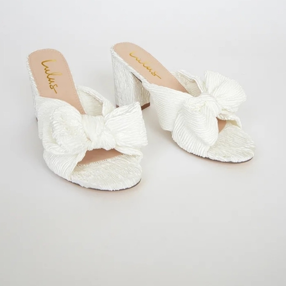 Lulu's Cream Bow Mules